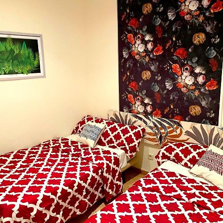 Bed and Breakfast Sol Montera & Parking Tph Мадрид Экстерьер фото