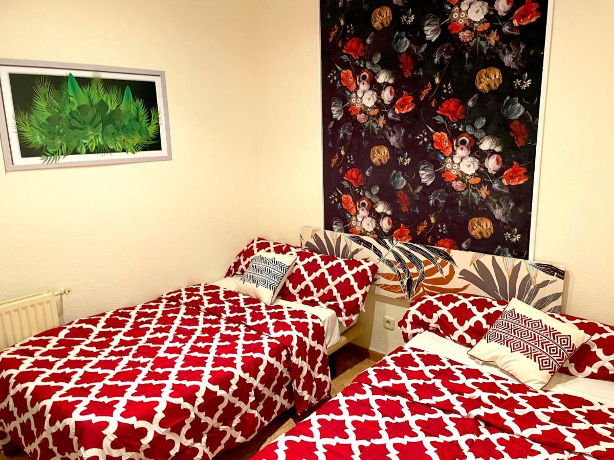 Bed and Breakfast Sol Montera & Parking Tph Мадрид Экстерьер фото