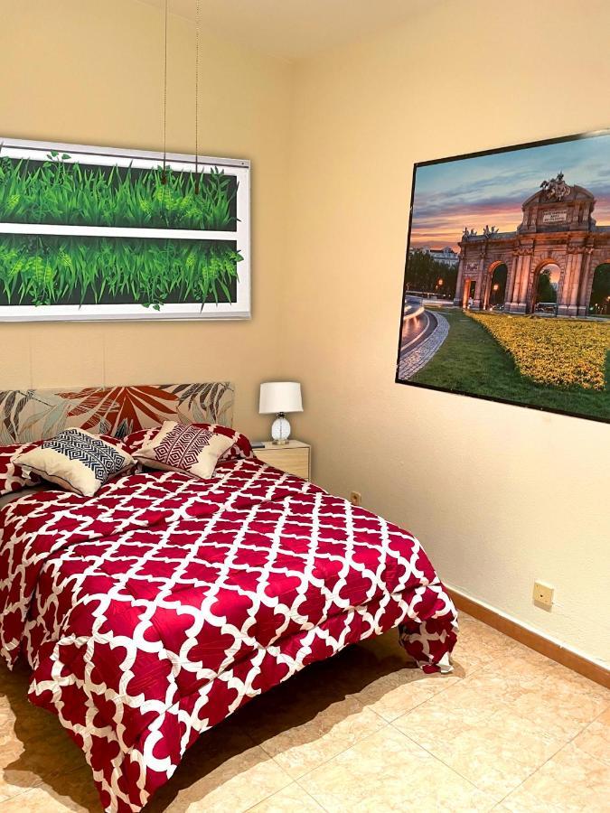 Bed and Breakfast Sol Montera & Parking Tph Мадрид Экстерьер фото